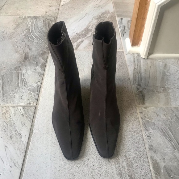 Stuart Weitzman Brown Gore-Tex Ankle Boots, Size 10. - Picture 2 of 11